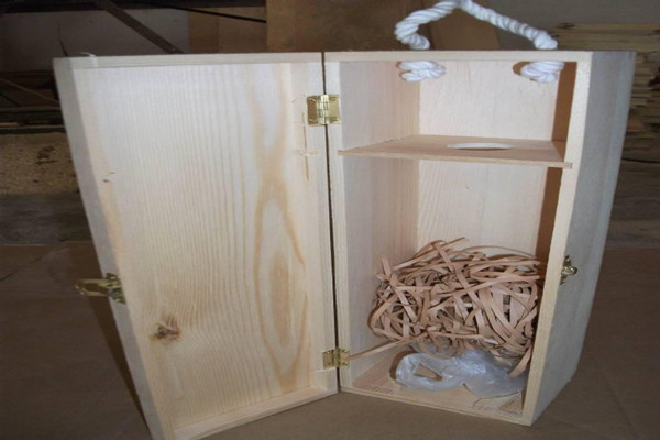 One set wooden wine box