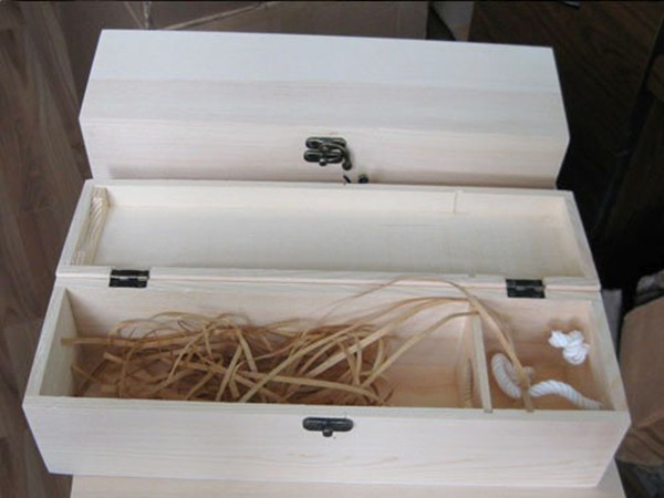 One set wooden wine box
