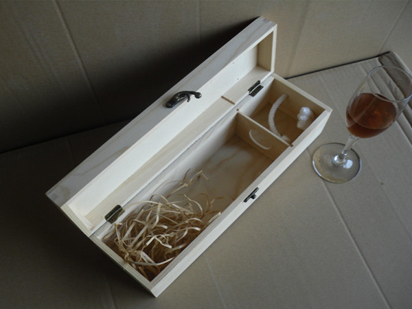 One set wooden wine box