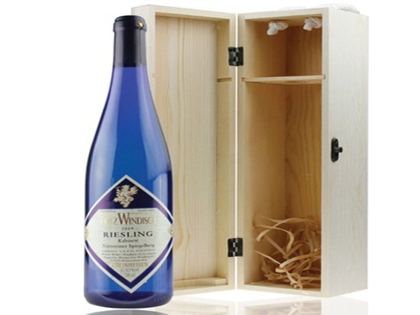 One set wooden wine box
