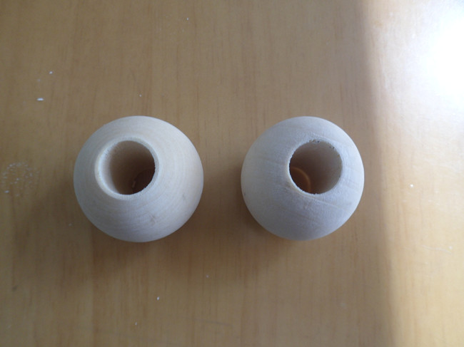 Natural round beads